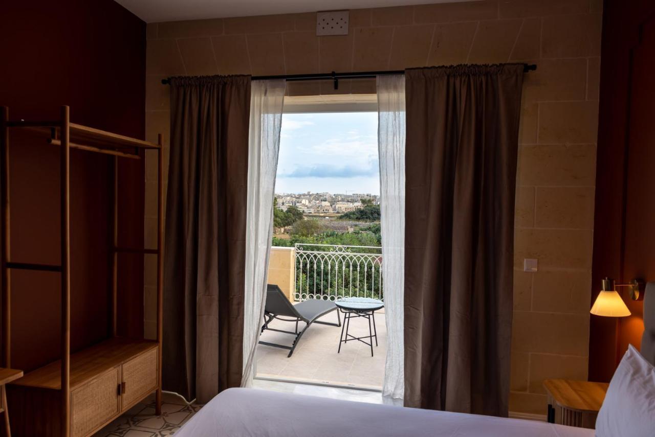 The Carob Tree Bed and Breakfast Victoria Εξωτερικό φωτογραφία