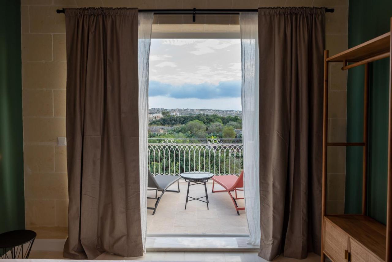 The Carob Tree Bed and Breakfast Victoria Εξωτερικό φωτογραφία