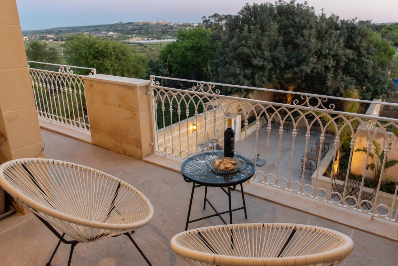 The Carob Tree Bed and Breakfast Victoria Εξωτερικό φωτογραφία